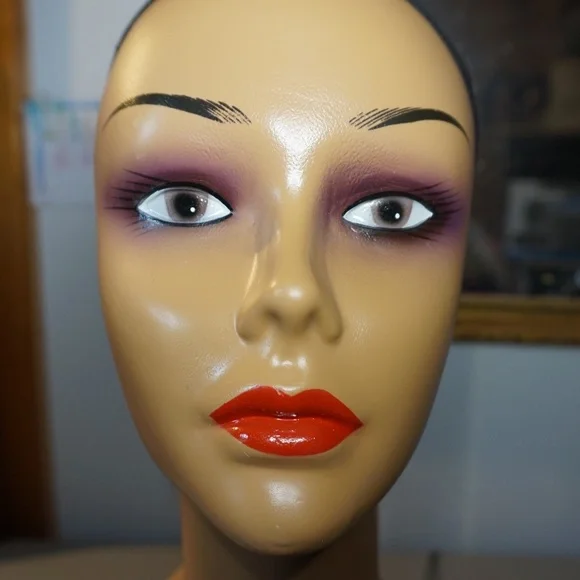 Long Neck Mannequin Head - Picture 2 of 16